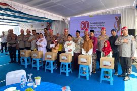 Alumni Akpol 90 gelar bakti sosial terhadap warga Sayung terdampak rob