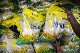 Bapanas: harga beras premium Rp16.000 per kg, beras medium Rp14.100 per kg, beras SPHP Rp12.825 per kg