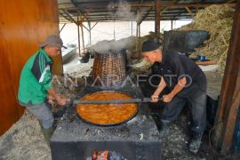 Produksi gula saka Nagari Lawang Page 1 Small