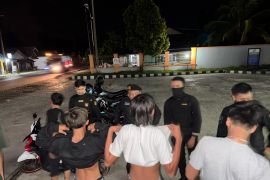 Polres Pesisir Barat gencarkan patroli malam cegah aksi kejahatan