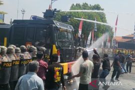 Polisi simulasi pengamanan unjuk rasa, antisipasi kerusuhan