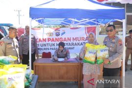 Polres Pasaman Barat bantu masyarakat peroleh beras murah