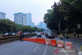 Demo hari ini 25 Agustus 2025: Jalan Gatot Subroto depan Gedung DPR ditutup