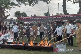 Kejari Bantul musnahkan ribuan barang bukti perkara tindak pidana