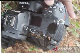 Pewarta Foto ANTARA Bayu Pratama dipukul oknum Polisi: Kamera rusak dan tangan lecet