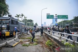 Lurah Manggarai Selatan jadi korban amuk massa pendemo di depan DPR