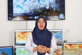 Waspada hujan disertai badai petir di Sumatera Utara