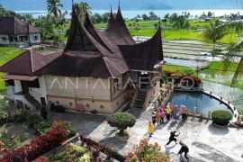 Atraksi silek tuo Nagari Sungai Batang Page 2 Small