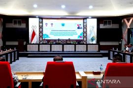 Pemprov Papua Barat rumuskan strategi hilirisasi pengelolaan kayu log