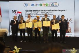 Kampus Kalimantan Tunjukkan Kepemimpinan Regional di CUPT--CRISU 2025