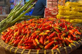 Harga pangan Selasa ini, cabai rawit Rp46.667/kg dan bawang merah Rp43.308/kg