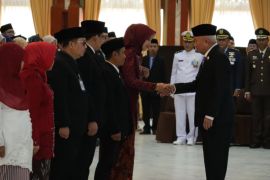 446 PNS Kalsel terima Satyalencana Karya Satya