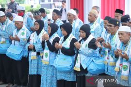 Pemprov Kaltim  berangkatkan 211 marbot umrah lewat Program  Gratispol
