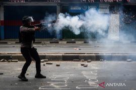 Unjuk rasa di depan DPR Page 2 Small