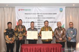 Maksimalkan Pelayanan Keuangan Daerah, BRK Syariah dan Pemkab Kepulauan Anambas Teken Kerjasama