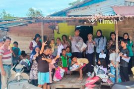 Insan Timah kumpulkan satu ton barang layak pakai