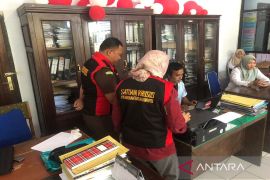 Kejari Dompu geledah kantor DPMPD dan BPKAD terkait dugaan korupsi dana desa