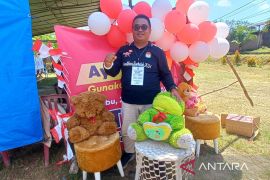 TPS 007 Taman Bunga tampilkan ornamen kemerdekaan RI