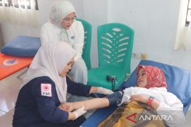 PKK Paluta gelar arisan dirangkai donor darah dan pemeriksaan kesehatan gratis