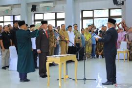 Bupati Welly Suhery lantik Yudesri sebagai Sekda Pasaman