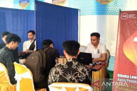 Pemkab Sampang fasilitasi pencari kerja melalui bursa kerja