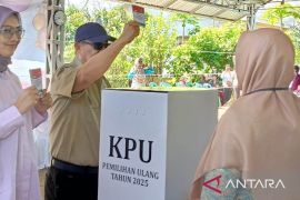 Gubernur Babel gunakan hak pilih Pilkada ulang Pangkalpinang di TPS 06 Gabek I