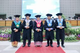 Haedar Nashir ingatkan peran guru besar untuk bangsa pada acara pengukuhan di UMS