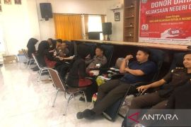 Kejari Dompu gelar donor darah peringati hari lahir Kejaksaan ke-80