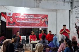 PDIP Surabaya salurkan PIP dukung anak keluarga miskin tetap sekolah
