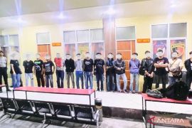 Polresta Pontianak pulangkan 15 orang pendemo usai kericuhan di DPRD Kalbar