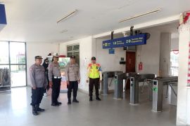 Antisipasi massa demo ke Jakarta, polisi Tangerang siaga di perbatasan