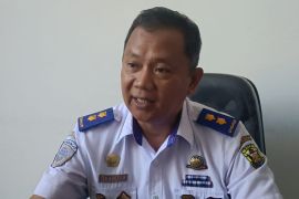 Pemkot Bandarlampung perbaiki marka jalan seluas 1.900 meter persegi