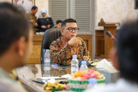 Gubernur Banten minta Bapenda dan Samsat tingkatkan layanan dan inovasi