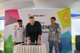 English 1 Semarang Citadel Square resmi dibuka