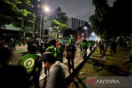 Demo di Brimob Kwitang berlanjut hingga malam, situasi bentrok