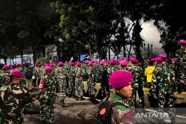 Aparat pukul mundur demonstran di Mako Brimob Kwitang