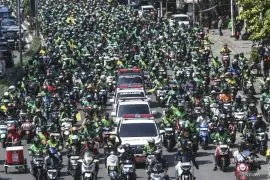 Ribuan pengemudi ojol antar jenazah Affan Kurniawan ke TPU Karet Bivak