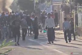 Berita hari ini: Kericuhan warga meluas hingga ke Jalan Raya Otista Jakarta Timur