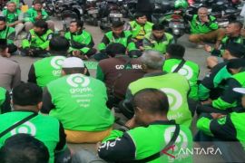 Ojol se-Pamekasan gelar doa bersama untuk Affan di Monumen Arek Lancor