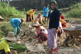 Dua desa di Sampang terima program PISEW Kementerian PUPR
