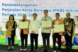 FSPBUN dan PTPN III (Persero) tandatangani PKB Induk 2026--2027 disaksikan Menaker RI
