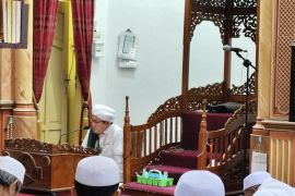 Tuan Guru Zainuddin ajak selesaikan masalah tanpa kekerasan
