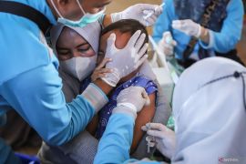 Imunisasi untuk kendalikan KLB campak di Sumenep