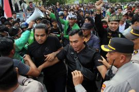 Unjuk rasa menuntut reformasi Polri Page 4 Small
