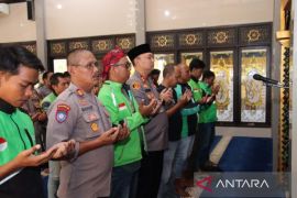 Polres dan komunitas ojol Sumenep adakan shalat gaib untuk Affan