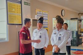 Perkuat Reformasi Birokrasi, Stafsus Menkumham Tinjau Inovasi Layanan Imigrasi Dumai