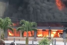 Gedung DPRD NTB ludes terbakar, Rapat HUT ke-32 Mataram dibatalkan