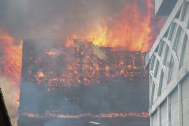 Gedung DPRD NTB terbakar Page 3 Small