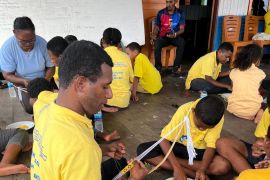 Menguatkan nilai-nilai kearifan lokal melalui sekolah kampung Papua