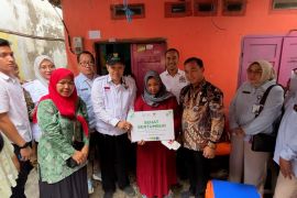 Tinjau SPPG di Klojen, Menteri Wihaji pastikan kelompok B3 dapat MBG